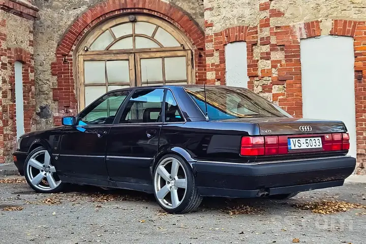 Audi V8 1991 photo 2