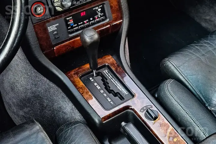 Audi V8 1991 photo 5