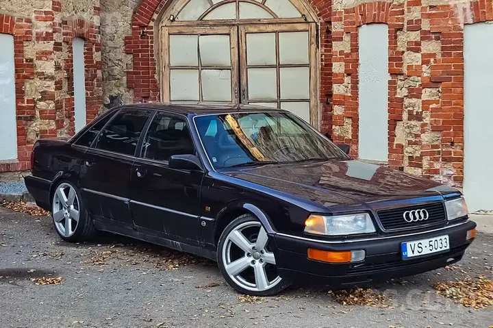 Audi V8