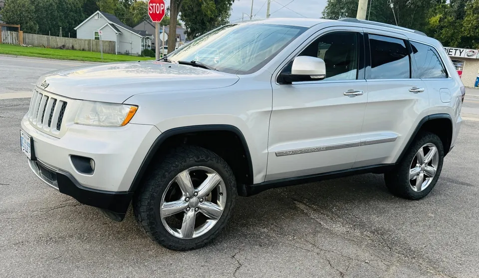 Jeep Grand Cherokee 2011 photo 2