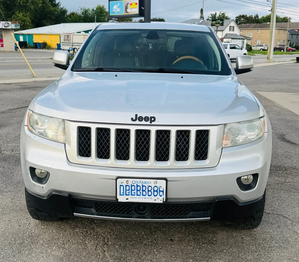 Jeep Grand Cherokee 2011 photo 3