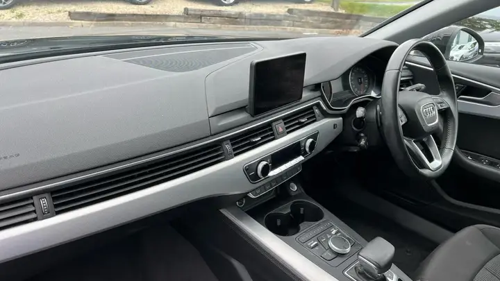 Audi A4 Avant 2019 photo 2