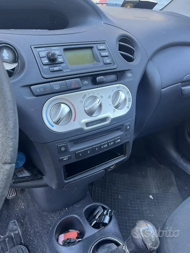 Toyota Yaris 2003 photo 5
