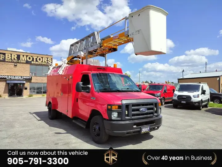 Ford E-450 2017 photo 3