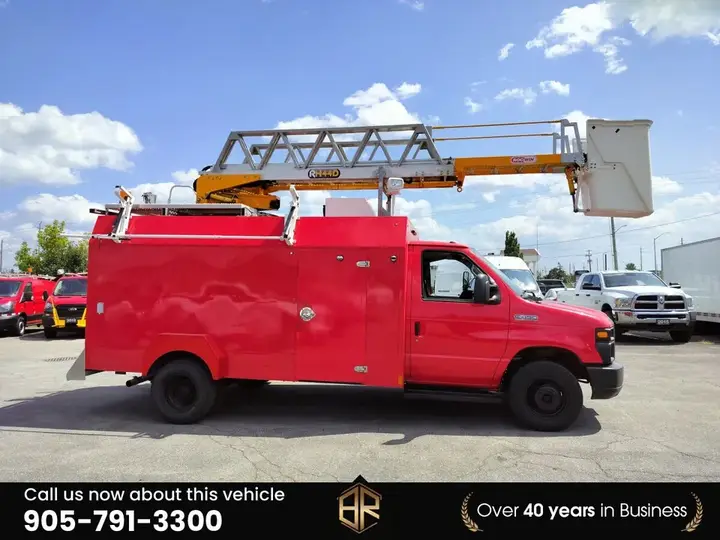Ford E-450 2017 photo 4