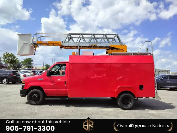 Ford E-450 2017 photo 5