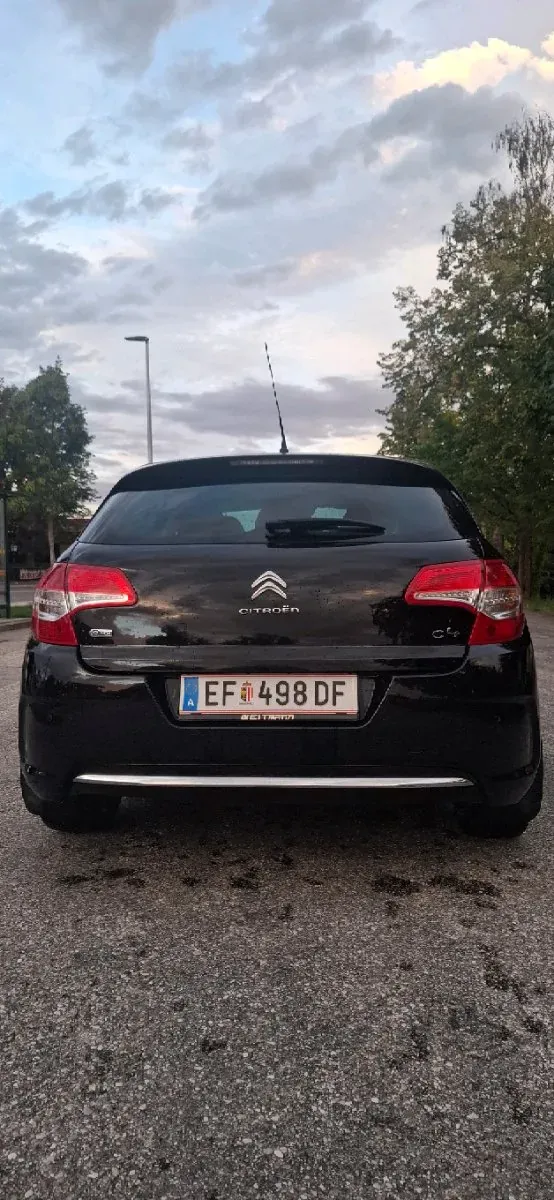 Citroen C4 2012 photo 2