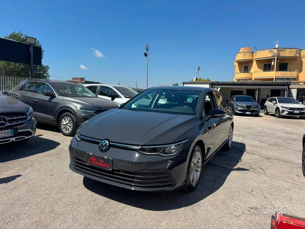Volkswagen Golf 2022 photo 2