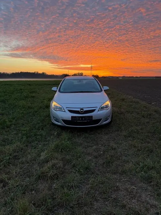 Opel Astra J