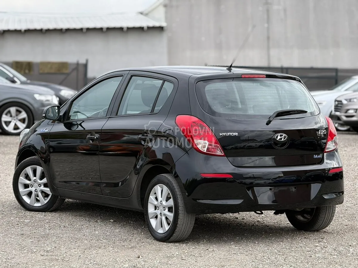 Hyundai I20 2013 photo 2