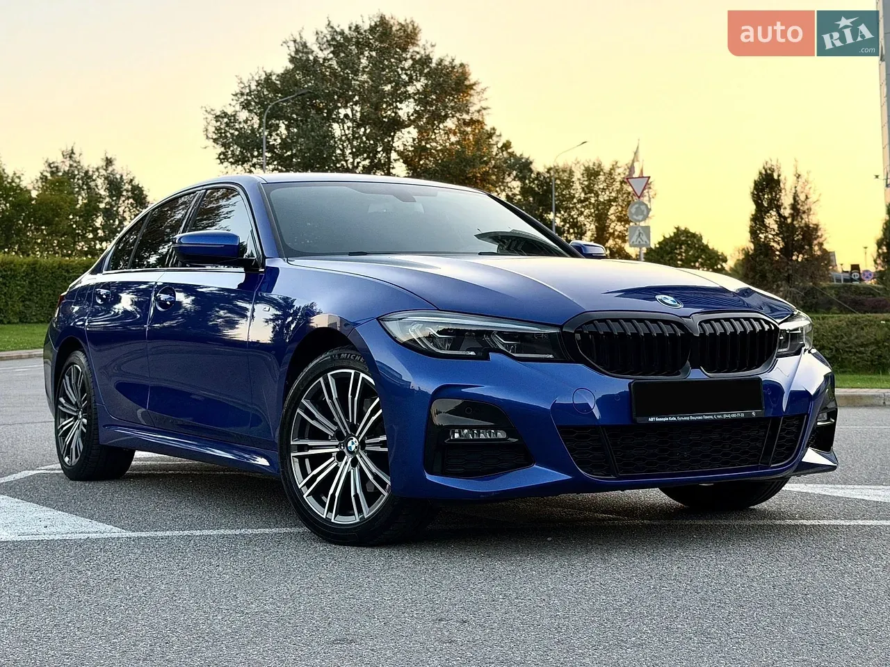 BMW 3 Series 2022 photo 2