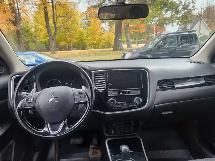 Mitsubishi Outlander 2019 photo 4