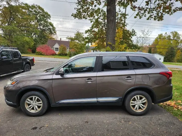 Mitsubishi Outlander 2019 photo 2