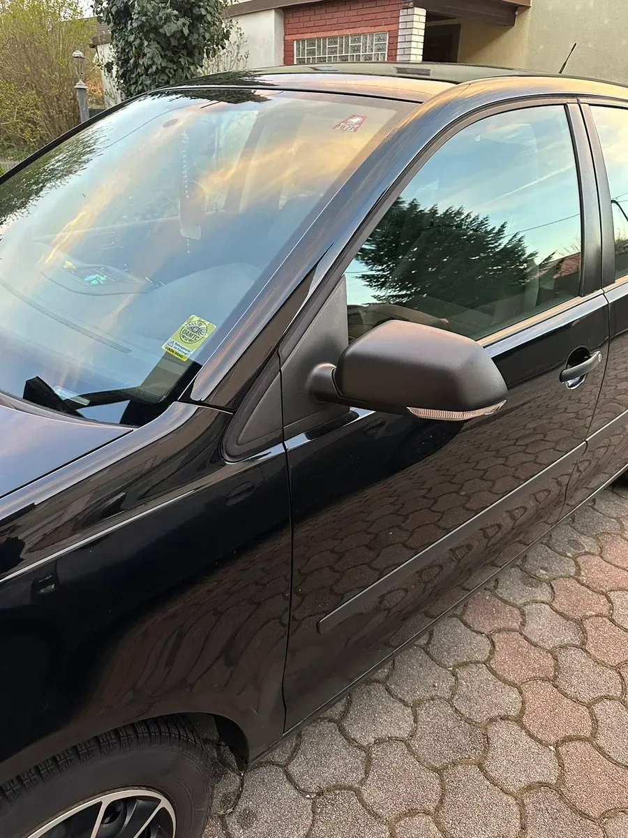 Volkswagen Polo 2008 photo 2