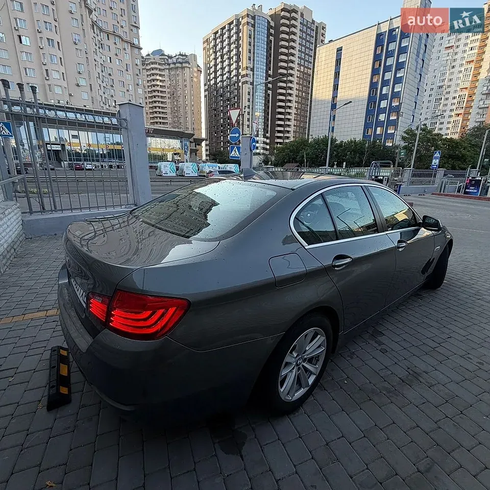 BMW 5 Series 2015 photo 3