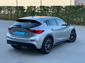 Infiniti Q30 2016 photo 2