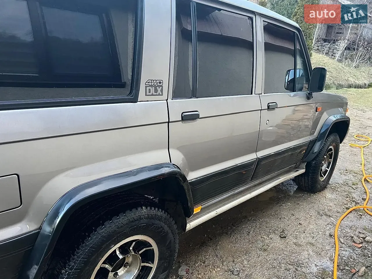 Isuzu Trooper 1988 photo 4