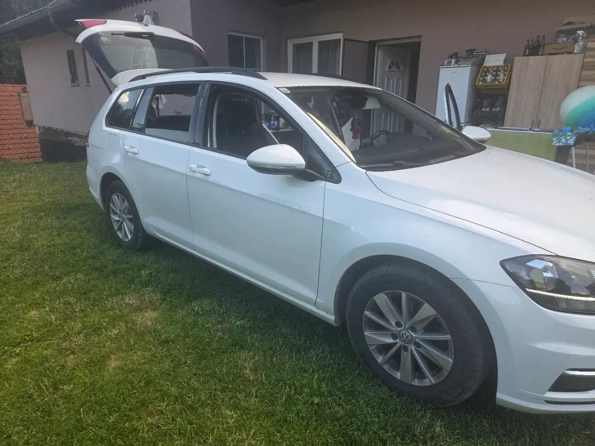 Volkswagen Golf 2019 photo 2