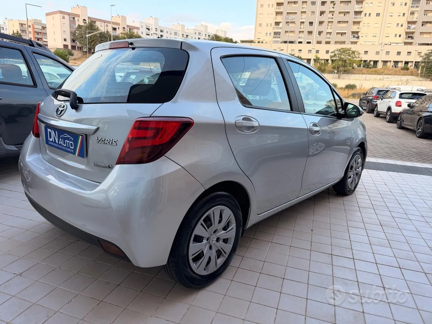 Toyota Yaris 2015 photo 5