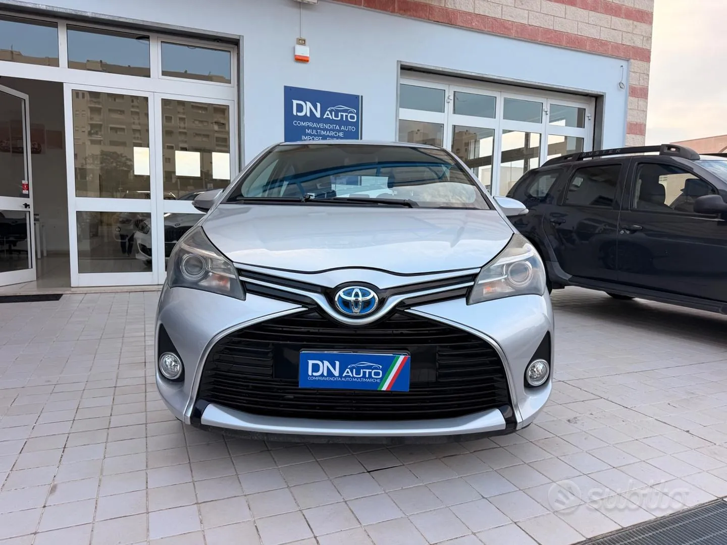 Toyota Yaris 2015 photo 2