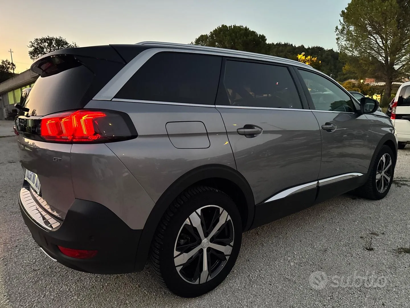 Peugeot 5008 2022 photo 4