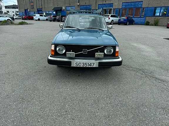Volvo 245 1976 photo 2