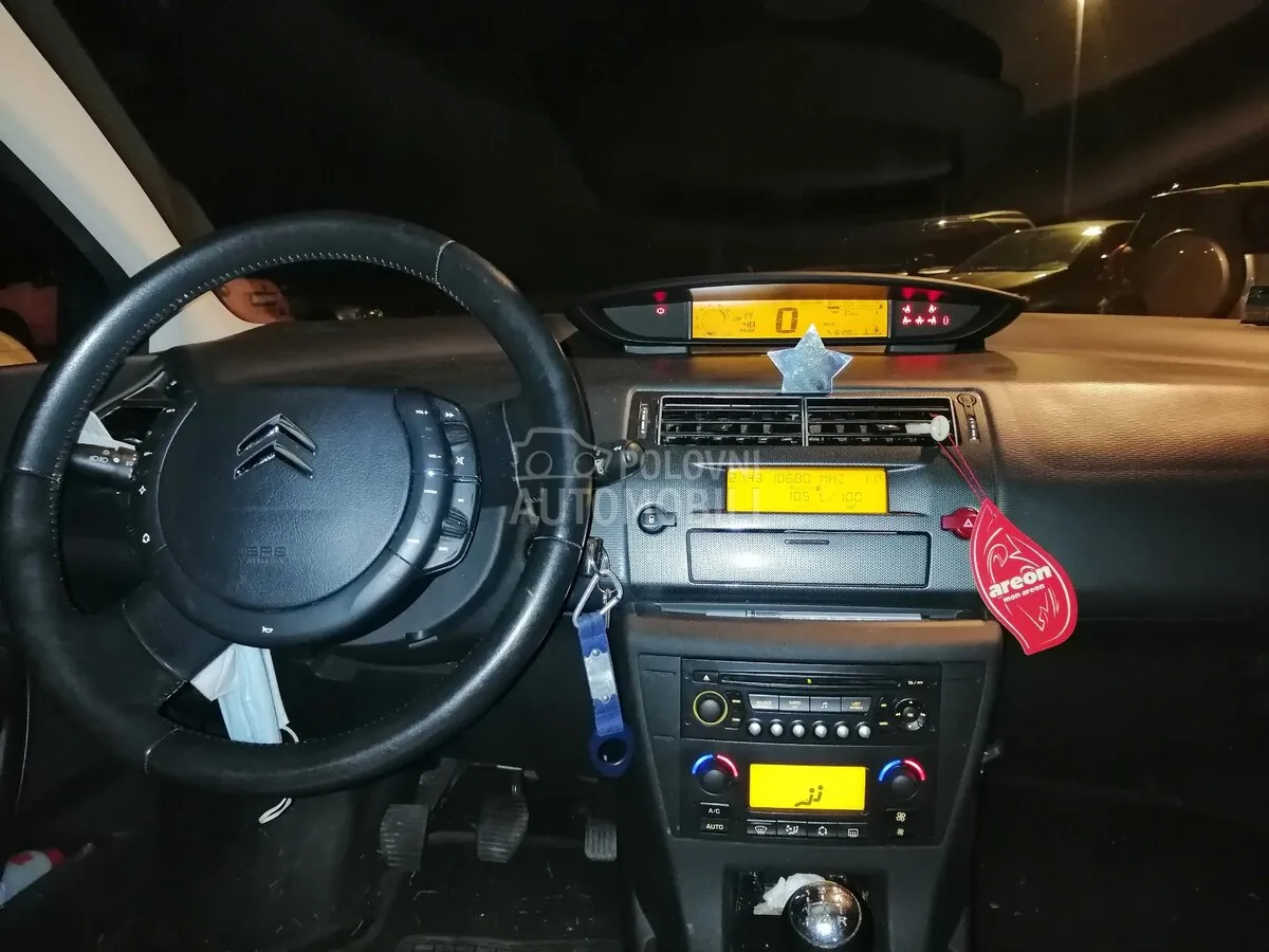 Citroen C4 2010 photo 5