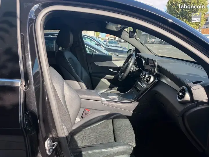 Mercedes-Benz Glc 2019 photo 2