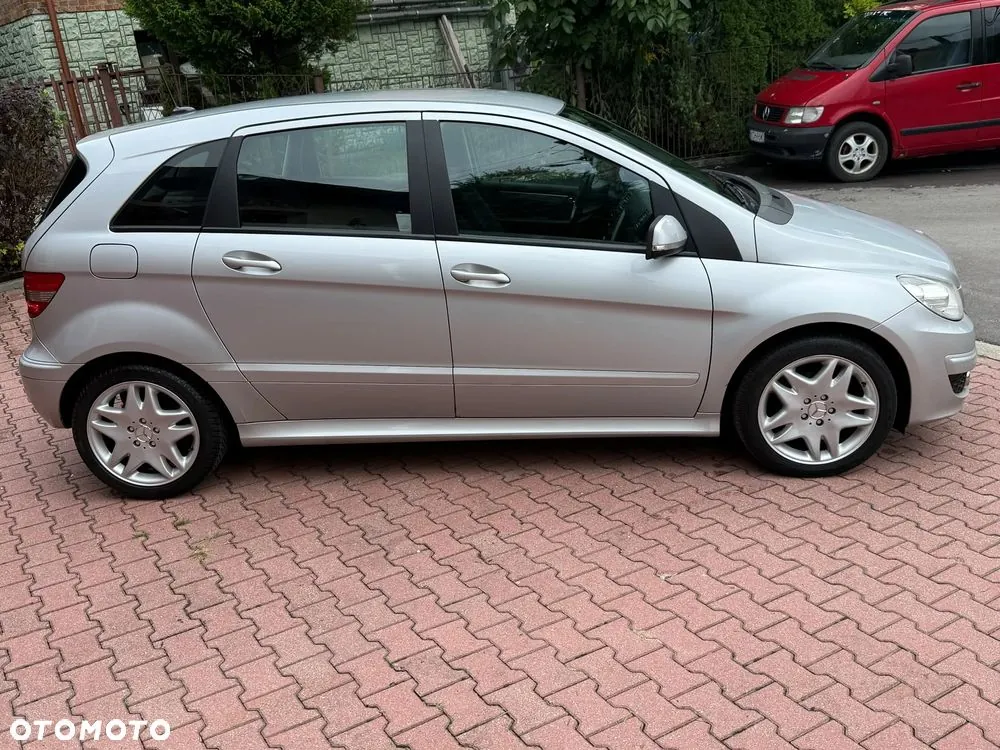Mercedes-Benz B-Class 2009 photo 4