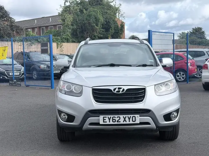 Hyundai Santa Fe 2012 photo 2