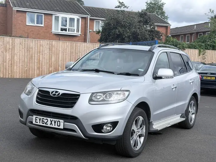 Hyundai Santa Fe 2012 photo 3