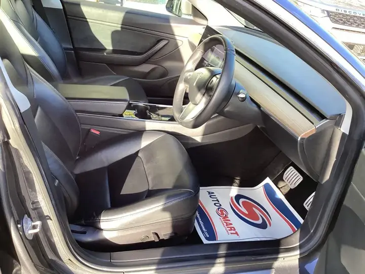 Tesla Model 3 2019 photo 3