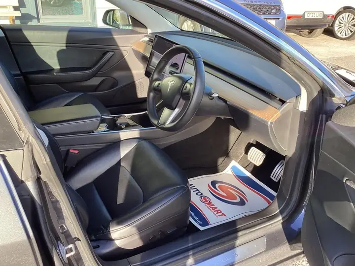Tesla Model 3 2019 photo 2