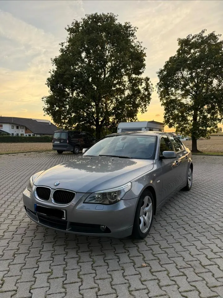 BMW E60 520I