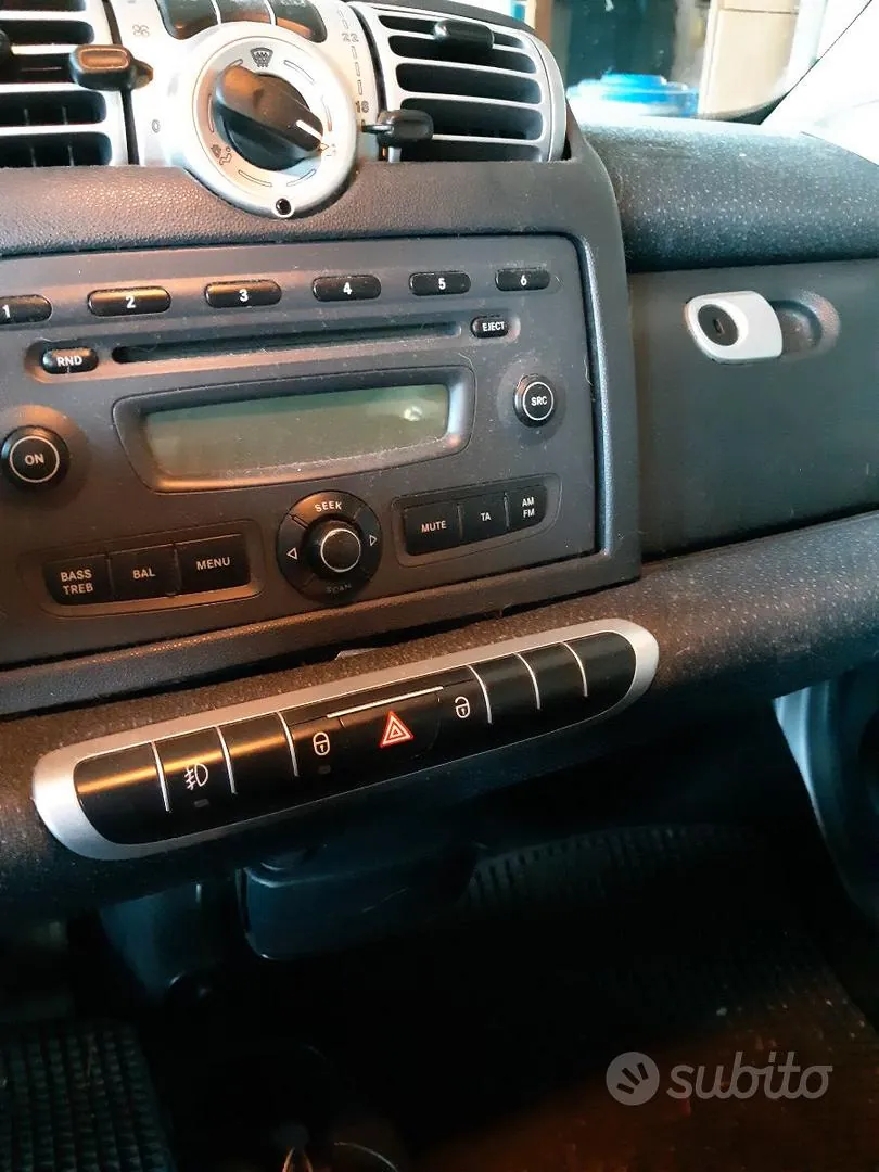 Smart Fortwo 2010 photo 4