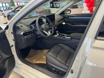 Nissan Altima 2025 photo 5