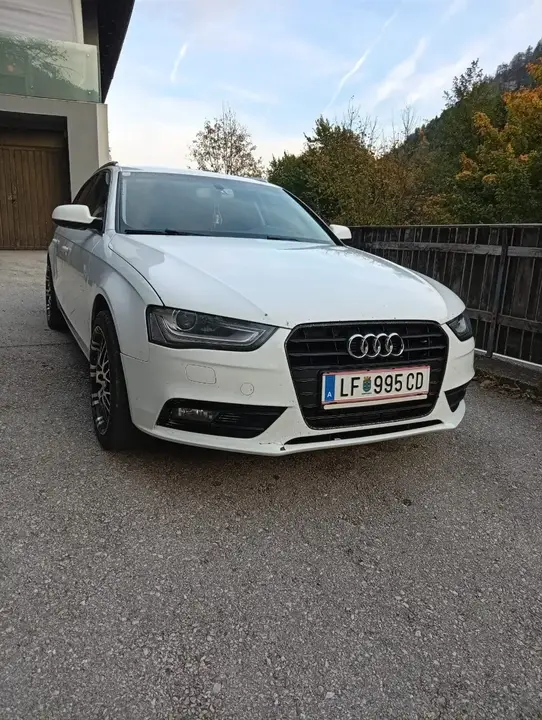 Audi A4 2012 photo 3