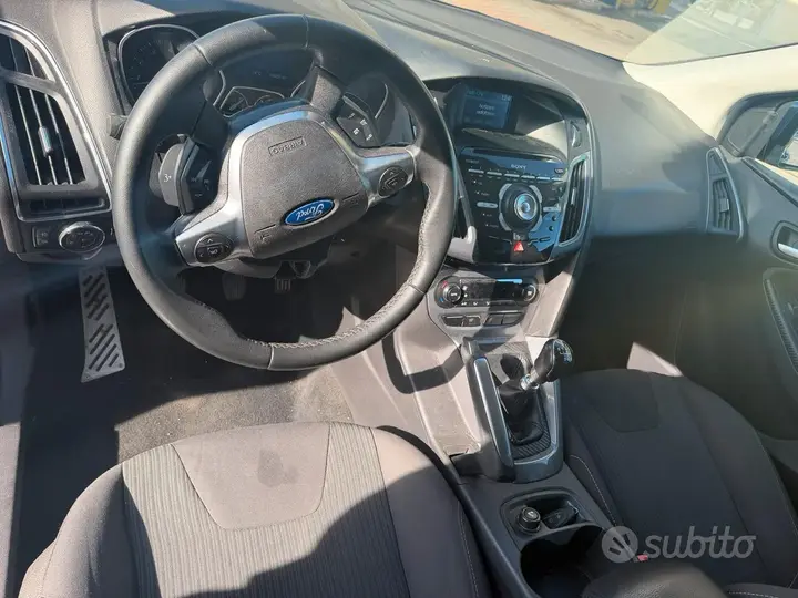 Ford Focus 2012 photo 3