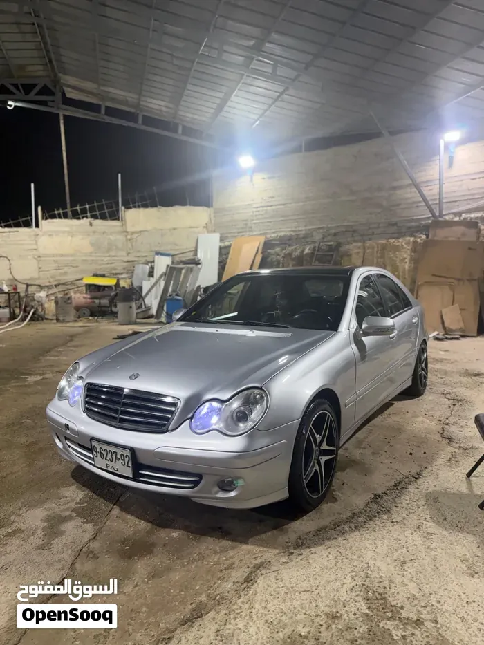 Mercedes-Benz C-Class 2005 photo 2