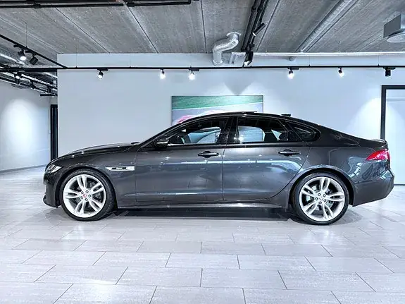 Jaguar Xf 2016 photo 3