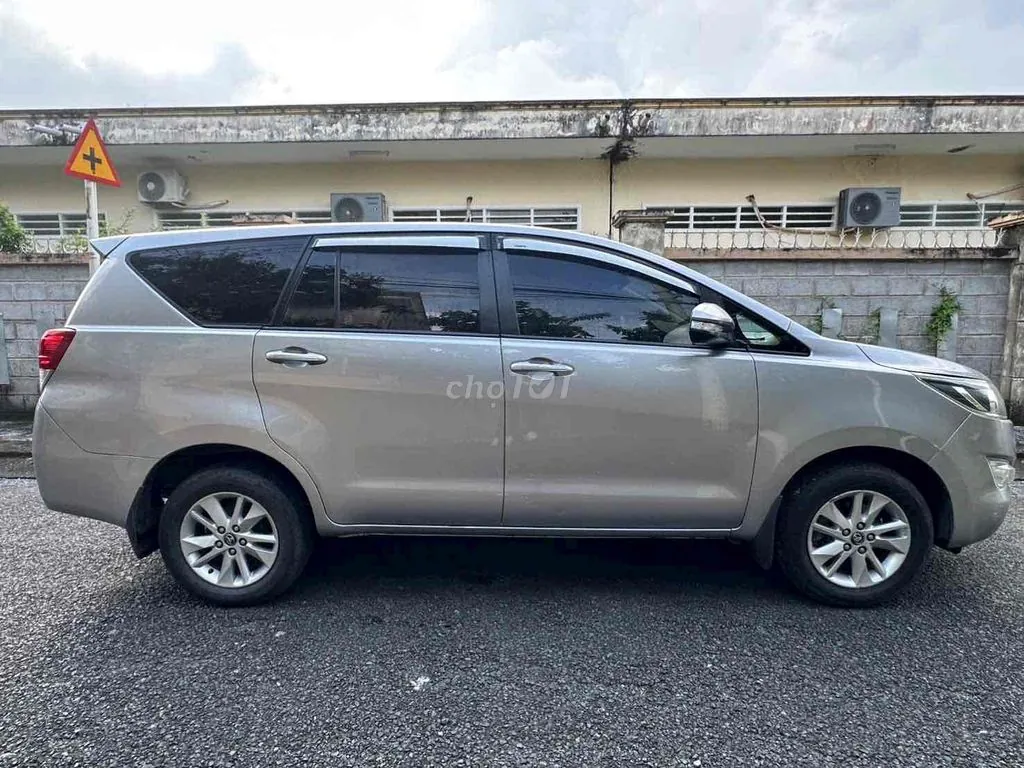 Toyota Innova 2017 photo 3