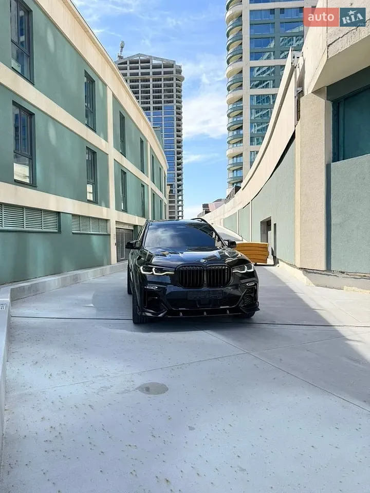 BMW X7 2021 photo 2