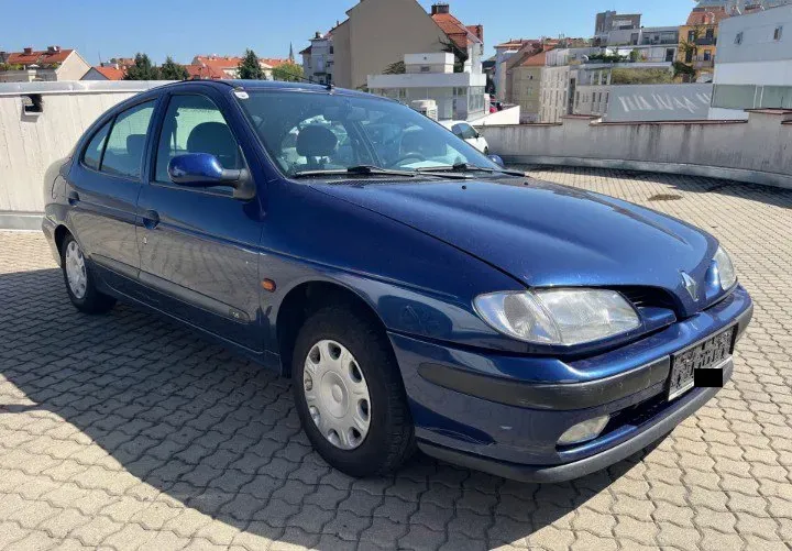 Renault Megane 1996 photo 2