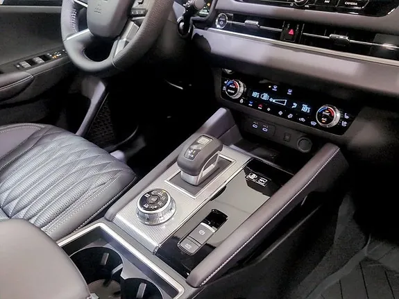 Mitsubishi Outlander 2025 photo 5