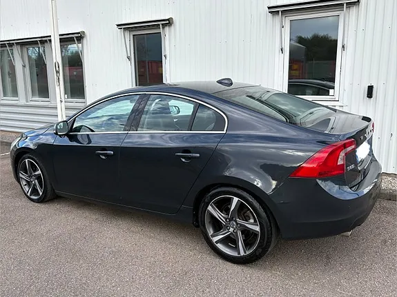 Volvo S60 2011 photo 3