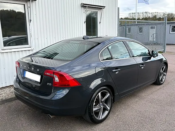 Volvo S60 2011 photo 4