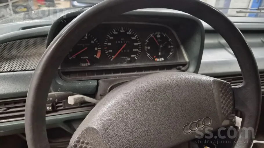 Audi 100 1980 photo 4