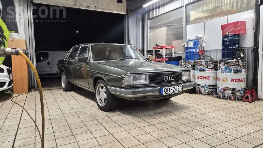 Audi 100