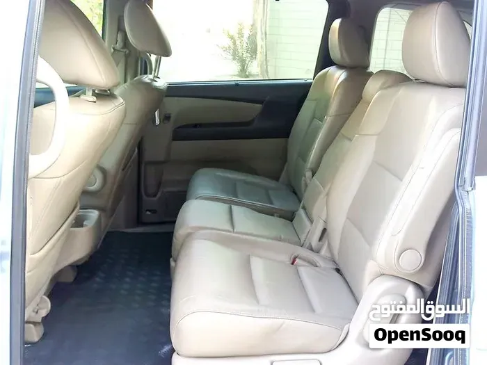 Honda Odyssey 2014 photo 2