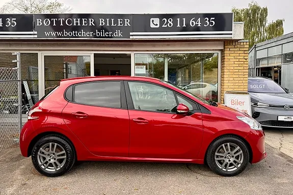 Peugeot 208 2014 photo 3